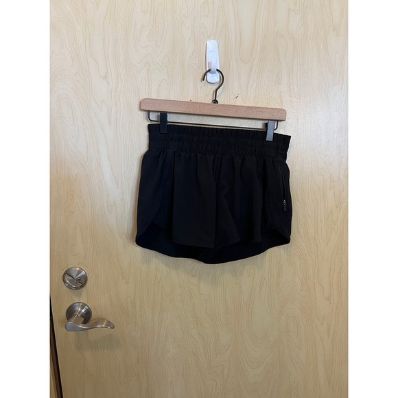 Lululemon Tracker Short V 4” - Picture 2 of 5